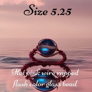 🧚🏻‍♀️ Hot Pink Wire Wrapped Iridescent Glass Bead Ring Size 5.25 💍